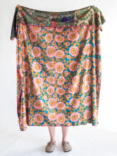 Reversible Cozy Throw Blanket - Patchwork Be Happy-view 2